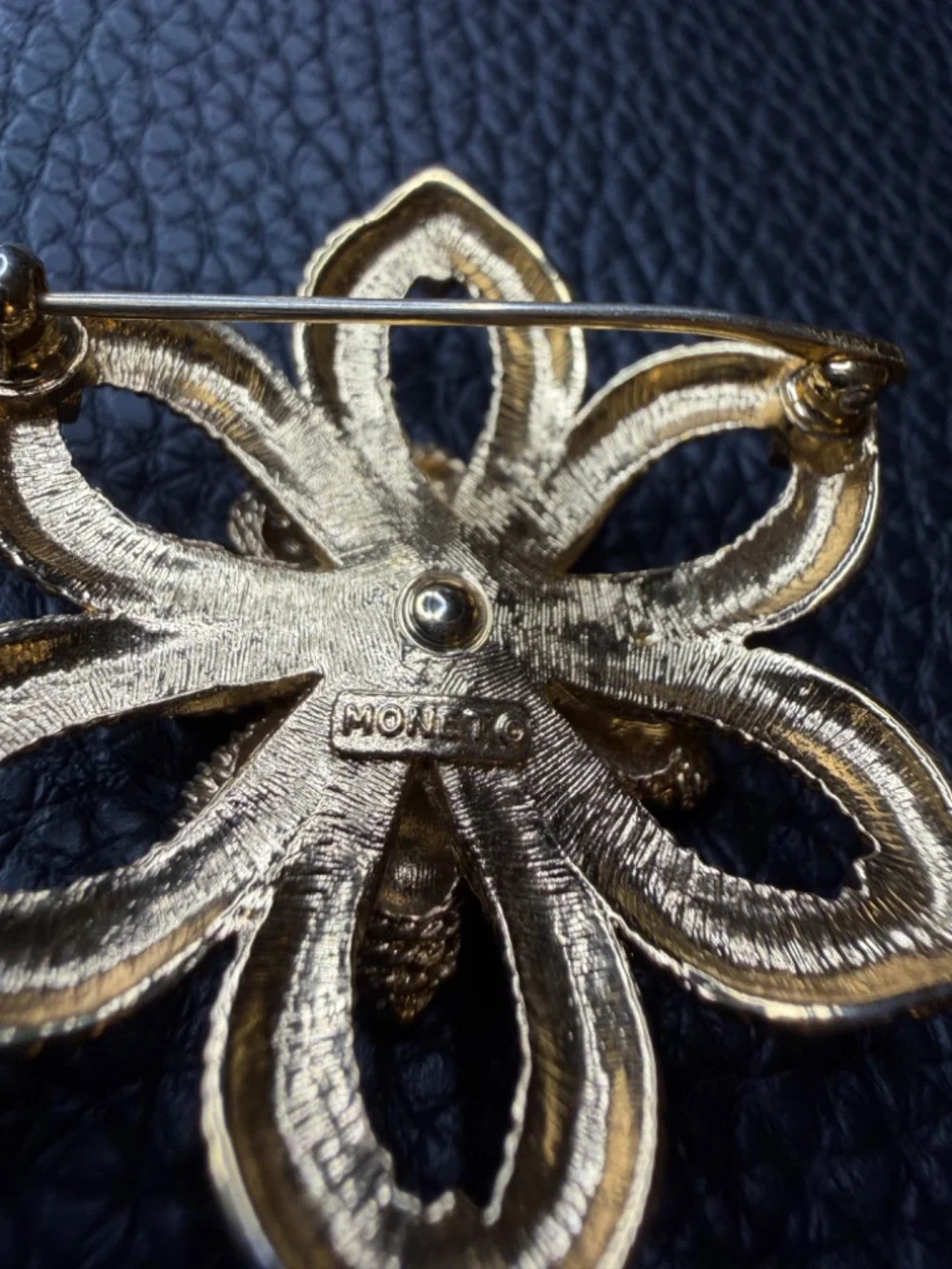 Vintage 1960s Monet Gold Tone Flower Floral Brooch 2